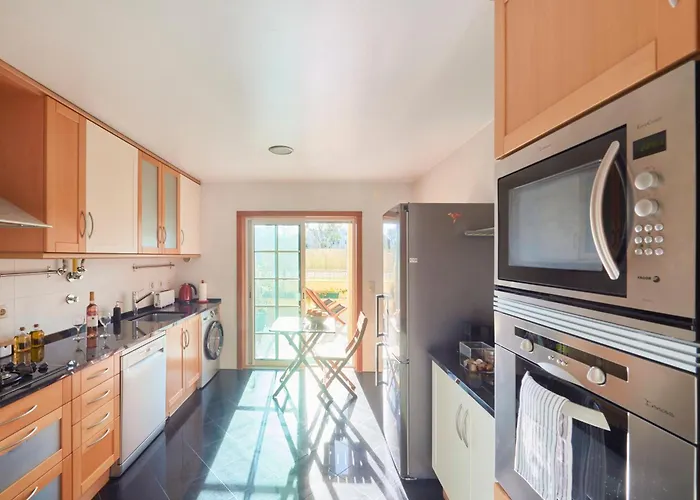 Sunny Apartament At Carcavelos Beach, By Timecooler
