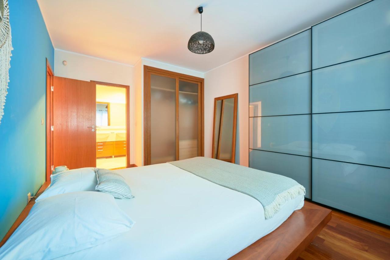 Sunny At Carcavelos Beach, By Timecooler Apartment Carcavelos (Lisbon)